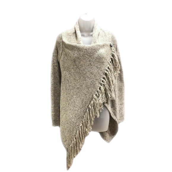 Lovestitch Vici Poncho Style Sweater Wrap - Picture 5 of 6